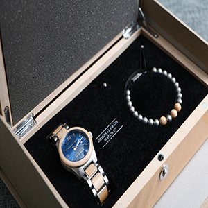 Special wooden watch