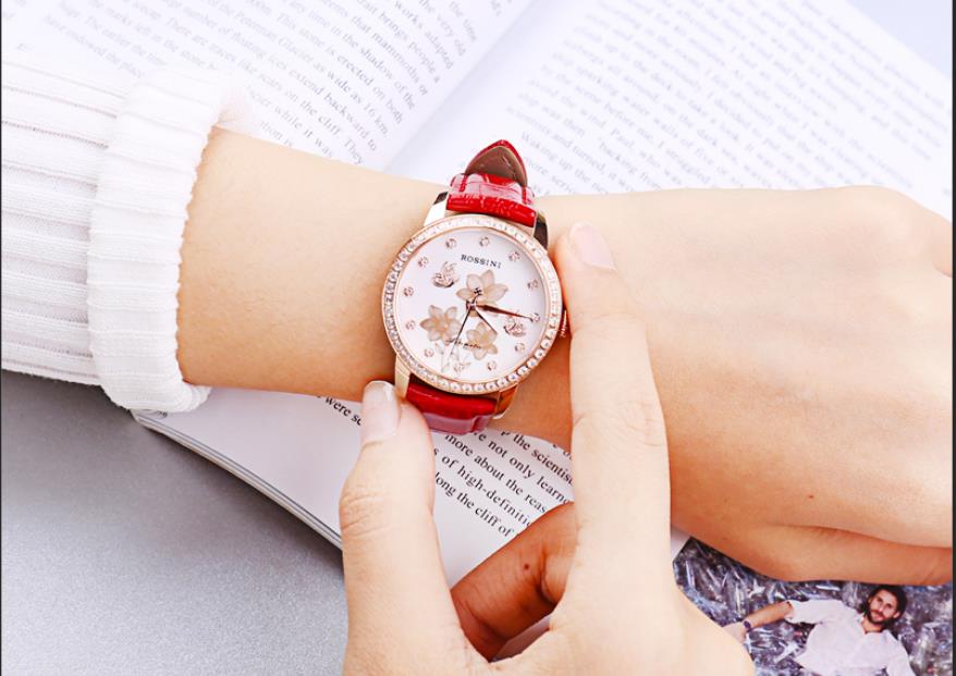 women’s quartz watch